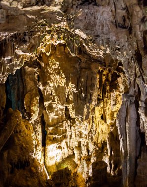 Sırbistan'daki en büyük mağara sistemleri mağara Resava dikit ve sarkıt,