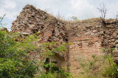 Ortaçağ kale Fetislam görünümünü Tuna Nehri girişinde bankalarından Kladovo Town, Doğu Sırbistan.