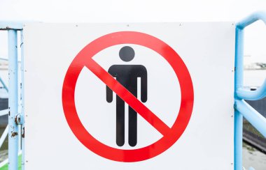 Hiçbir kişi girebilir, yasak işareti