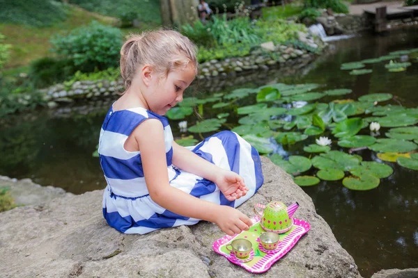 Little Girl Elegant Dress Park Beautiful Spring Day — Stock Photo, Image