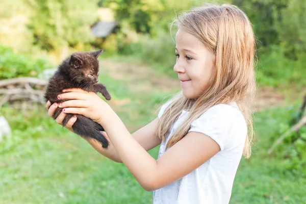Happy Adorable Little Girl Her Domestic Kitten Outdoors Summer — Stock Photo, Image