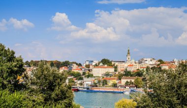 Belgrad, cityscape eski bölümü şehir ve nehir Sava, sermaye şehri Sırbistan, mavi gökyüzünün ve arka planlar, gün ışığı bulutlarda panoramik manzaralı.