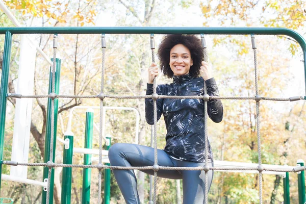 Sporty Young Woman Practicing Outdoor Fitness Park — Stock Photo, Image