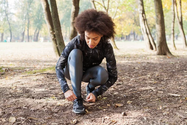Sporty Woman Ready Relax Running Forest Female Runner Tying Shoe — Stock Photo, Image