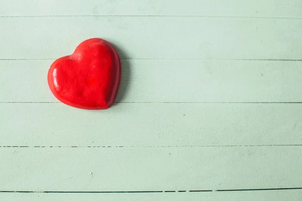 Forma Corazón Rojo Espacio Para Mensaje Sobre Fondo Rústico Madera —  Fotos de Stock