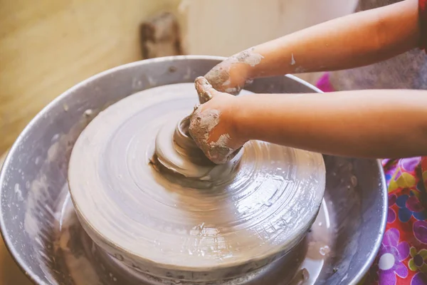 Hands Young Artist Shaping Clay Pottery Wheel Creative Education — Stock Photo, Image