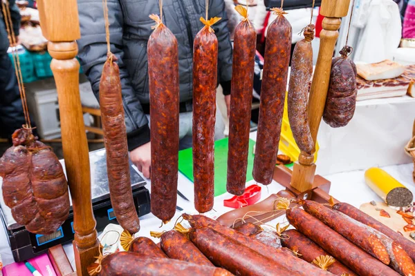 Seleccionado Asortiman Embutidos Ahumados Serbia Comida Tradicional Nacional Hecha Mano — Foto de Stock