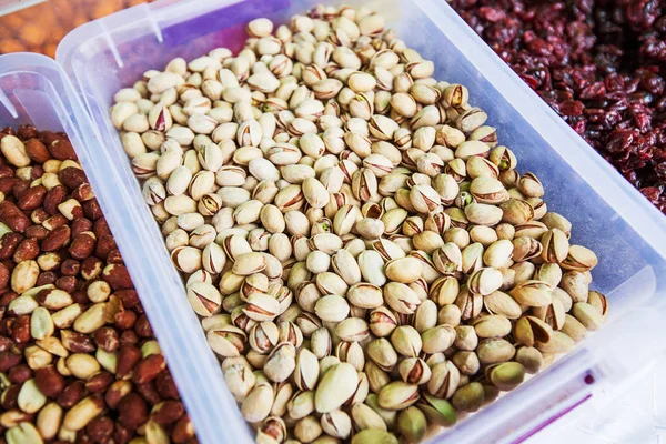 Tatlı tuzlu fıstık fındık piyasasında Satılık stand.