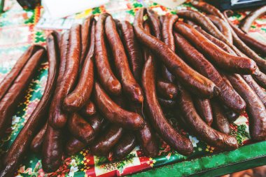 Yurt içi geleneksel gıda yerel çiftçi Market'teki Sosis füme