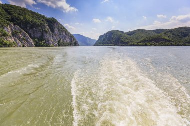 Tuna Nehri Doğa Manzara Üzerinde Demir Kapılar Gorge 