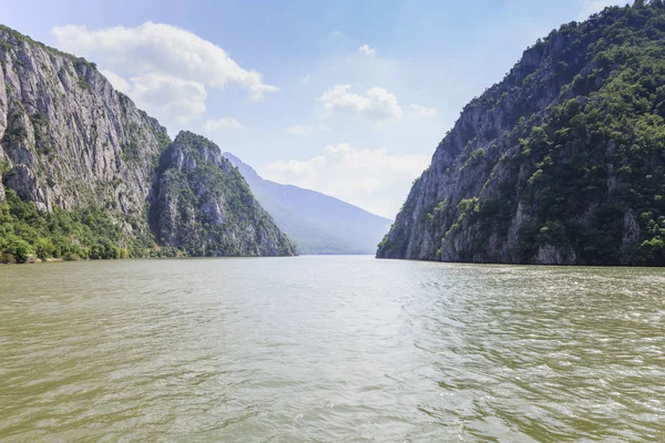 Żelazny wąwóz bramy na Dunaju Rzeka Natura Krajobraz — Zdjęcie stockowe