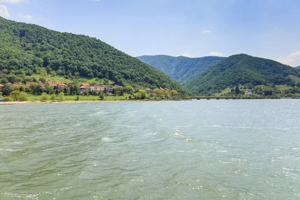 Vue sur le Danube paysage naturel du fleuve — Photo