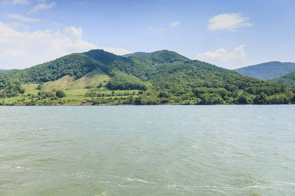 Uitzicht op het natuur landschap van de Donau — Stockfoto