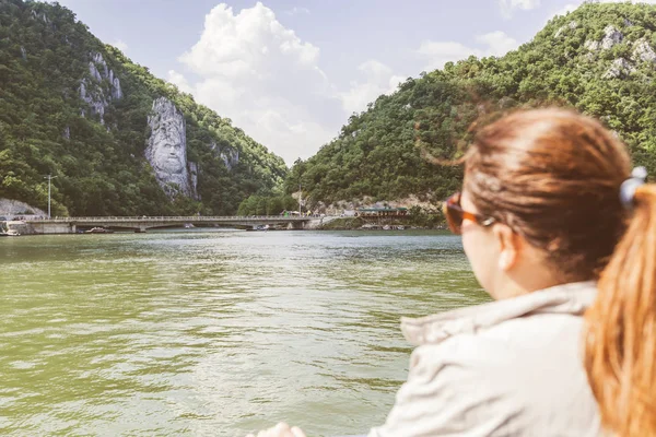 Turista de viajes en crucero fluvial — Foto de Stock