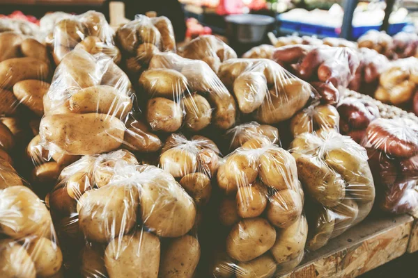 Potatis på Farmers Markets — Stockfoto