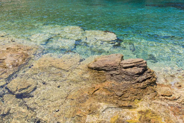 Vista al mar costa rocosa — Foto de Stock