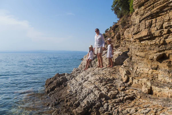 Felices vacaciones de verano en familia — Foto de Stock