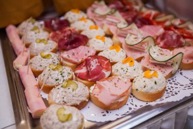  Etkinlikte yemek servisi nde lezzetli kanepeler