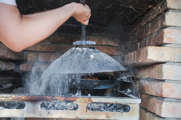 Preparação de alimentos tradicionais dos Balcãs — Fotografia de Stock