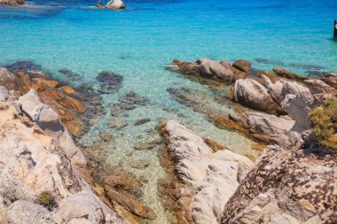 Rocky Sahili Manzarası Turkuvaz Renkli Deniz Suyu Yunanistan 