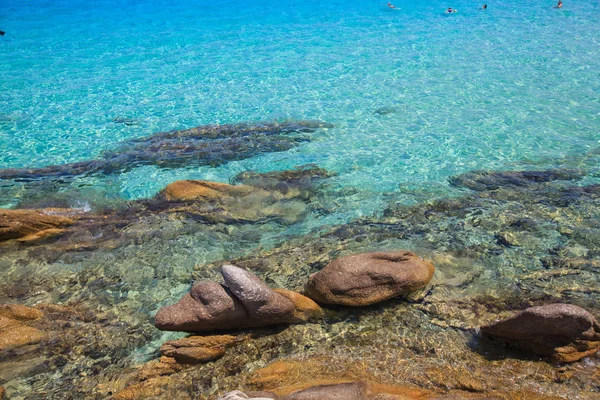 Plage rocheuse Paysage Turquoise Couleur Eau de mer Grèce — Photo