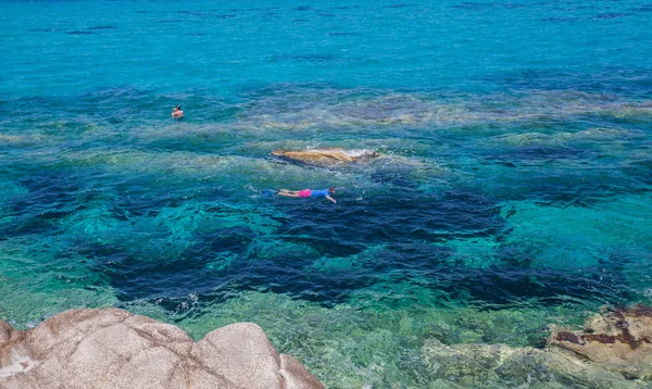 Férias de Verão Turistas Natação Snorkeling — Fotografia de Stock