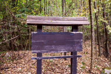 Kırsal ahşap pist göstergesi