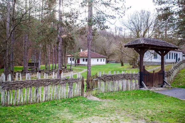 Brankovina Köyündeki Geleneksel Kır Evi Büyük Önem Taşı Tarihi Tarihi — Stok fotoğraf