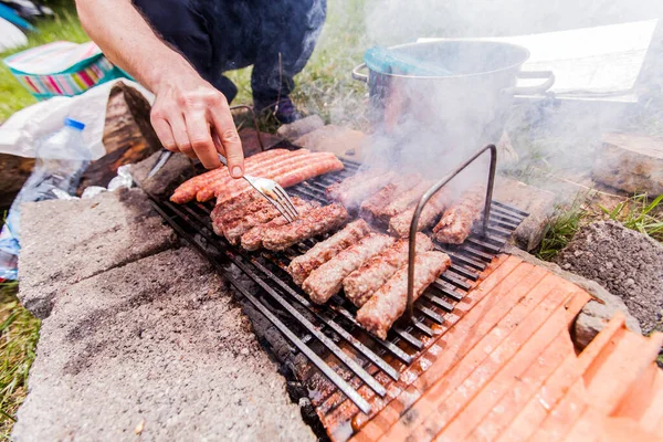 Carne Grelhada Churrasco Festa Para Churrasco Comida Acampamento Atividade Livre — Fotografia de Stock