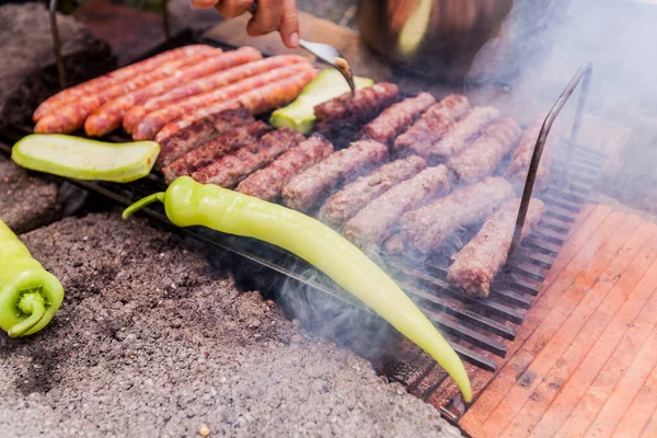 Carne Parrilla Pimiento Picante Barbacoa Barbacoa Comida Para Acampar Actividad —  Fotos de Stock