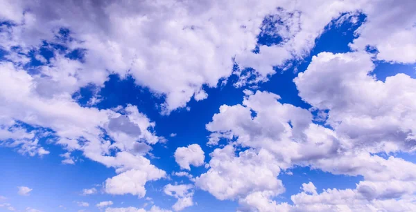 Mooie Blauwe Lucht Met Wolken Zomerlicht Behang — Stockfoto