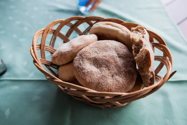 Traditional Handmade Wheat Flour Bread Serving Table Rustic Restaurant — Stock Photo, Image