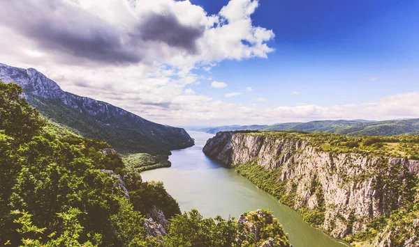 Donaukloof Kijkend Vanaf Top Verbazingwekkend Natuurlandschap Zomerlicht Oostelijk Servische Grens — Stockfoto