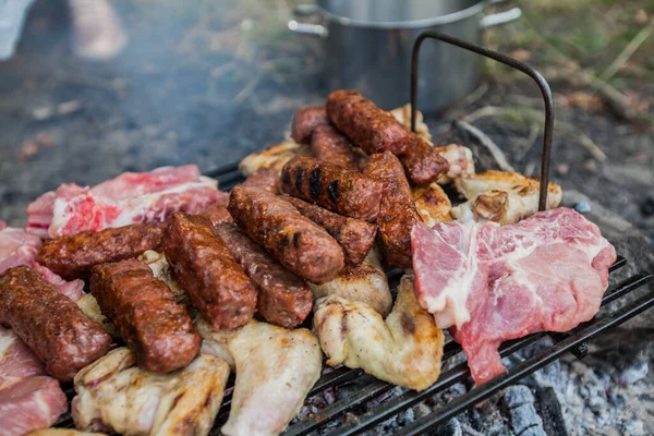 Gegrilltes Fleisch Sommerpicknick Kochen Freien — Stockfoto