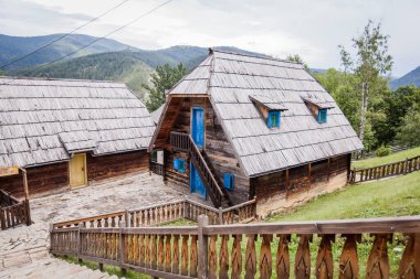 Etno köyü Drvengrad, Mokra Gora, geleneksel eko köyü ünlü yönetmen Emir Kusturica tarafından inşa edildi..