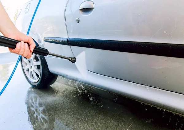 Autowaschanlage Mit Hochdruckreiniger Der Selbstbedienungswaschanlage — Stockfoto