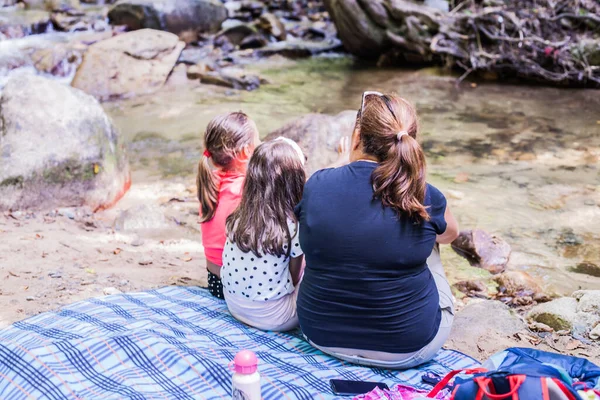 Family Summer Nature Adventure Relaxing Creek Mountain Stream Forest — Stockfoto