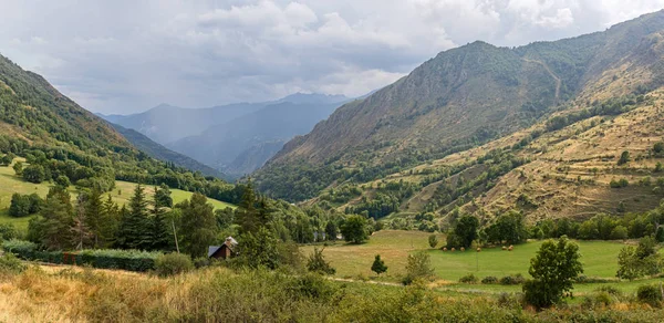 Hermosa Panorámica Del Paisaje Los Pirineos Catalanes — Foto de Stock