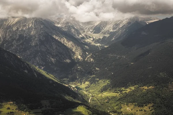 Coll d 'Ares bela paisagem, Pirinéus catalães — Fotografia de Stock