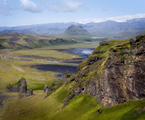 Beau paysage verdoyant vu de DyrhXolaey, Islande — Photo