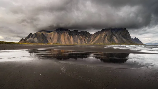 İzlanda Stokksnes pelerin vestrahorn dağ — Stok fotoğraf