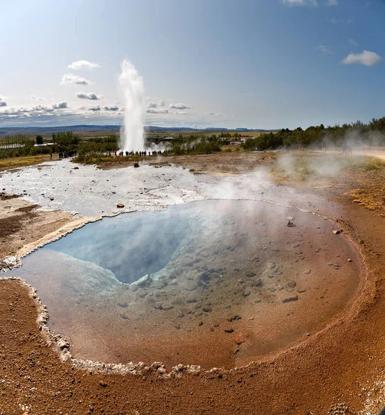 Sources thermales et zone géothermique de Geysir dans le sud / ouest de l'Islande Images De Stock Libres De Droits