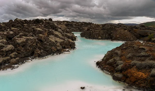 Wolkenlucht boven Blue Lagoon, IJsland — Stockfoto