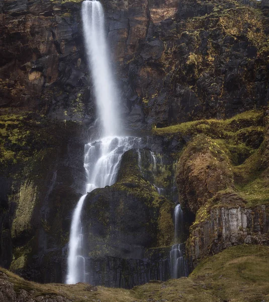 Bjarnarfoss Vízesés a Snaefellsnes-félszigeten, Izland — Stock Fotó