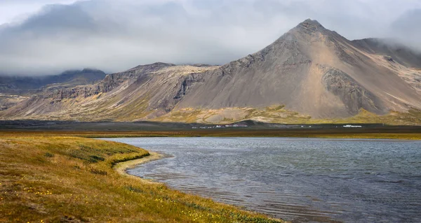 Hermoso paisaje de montaña en la península de Snaefellsnes, Islandia —  Fotos de Stock