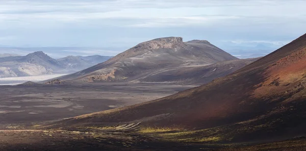 Вулканічний ландшафт Панорама в Ландманналаугарі, Ісландія — стокове фото