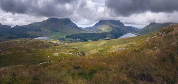 Πανόραμα Συννεφιασμένου Τοπίου Στη Snowdonia Ουαλία Ηνωμένο Βασίλειο — Φωτογραφία Αρχείου