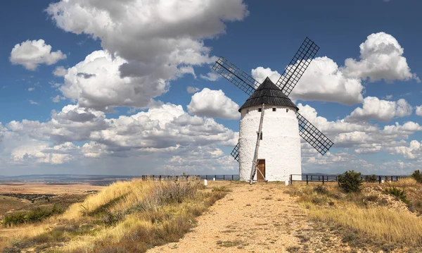 Традиционный Ветряной Ветер Охос Негрос Теруэль Испания — стоковое фото