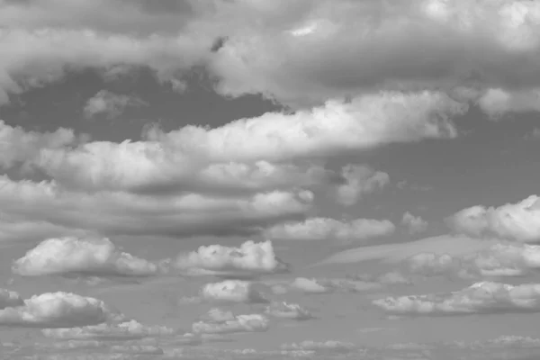 Schwarze Und Weiße Wolken Und Himmel — Stockfoto