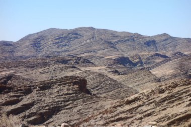 mavi gökyüzü dağ manzarası